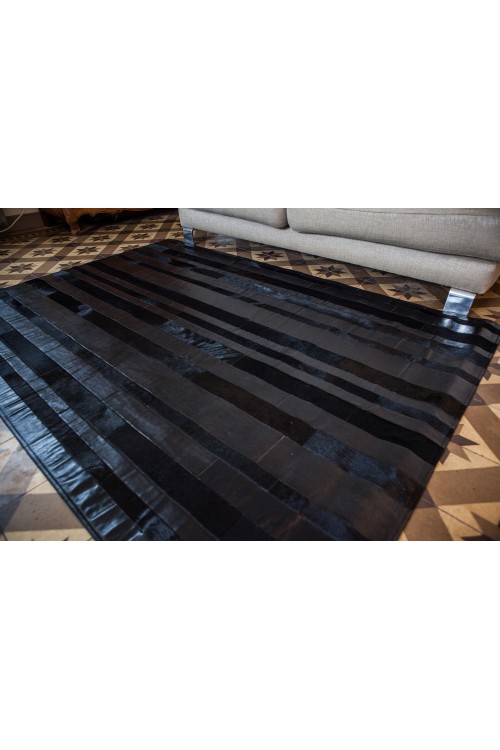 Tapis Noir en Cuir et Peau de Vache