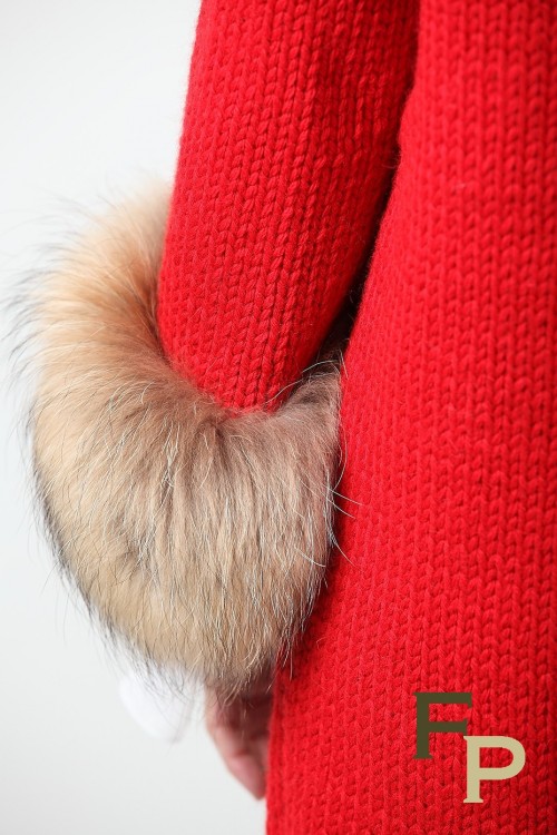 gilet long en laine rouge et renard