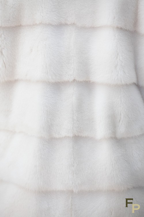 Veste Longue de Vison Blanc à Capuche