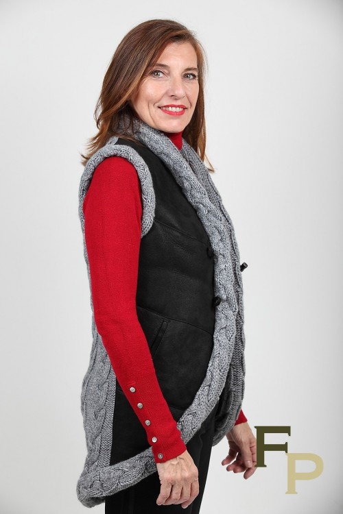Long Sleevless Vest in Fur Lamb and Pure New Wool