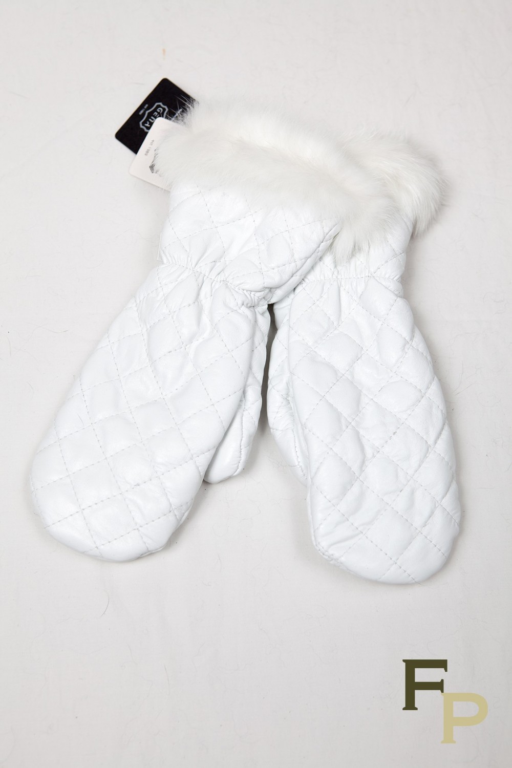 White gloves with fur discount
