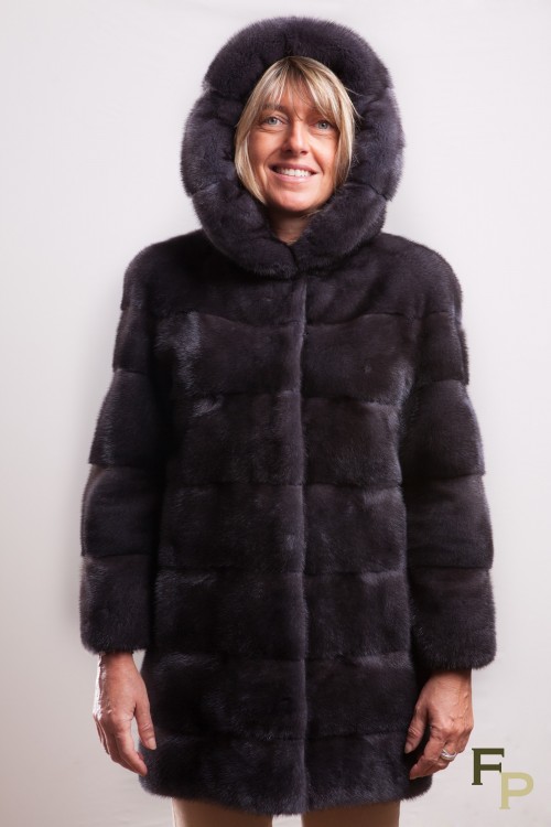 Manteau de Vison Titanium à Capuche signé Casiani